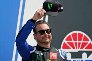 Kurt Busch pulls out of NASCAR playoffs because of concussions